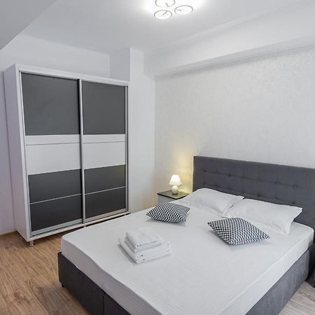 Moonlight Sky Mamaia Apartment Extérieur photo