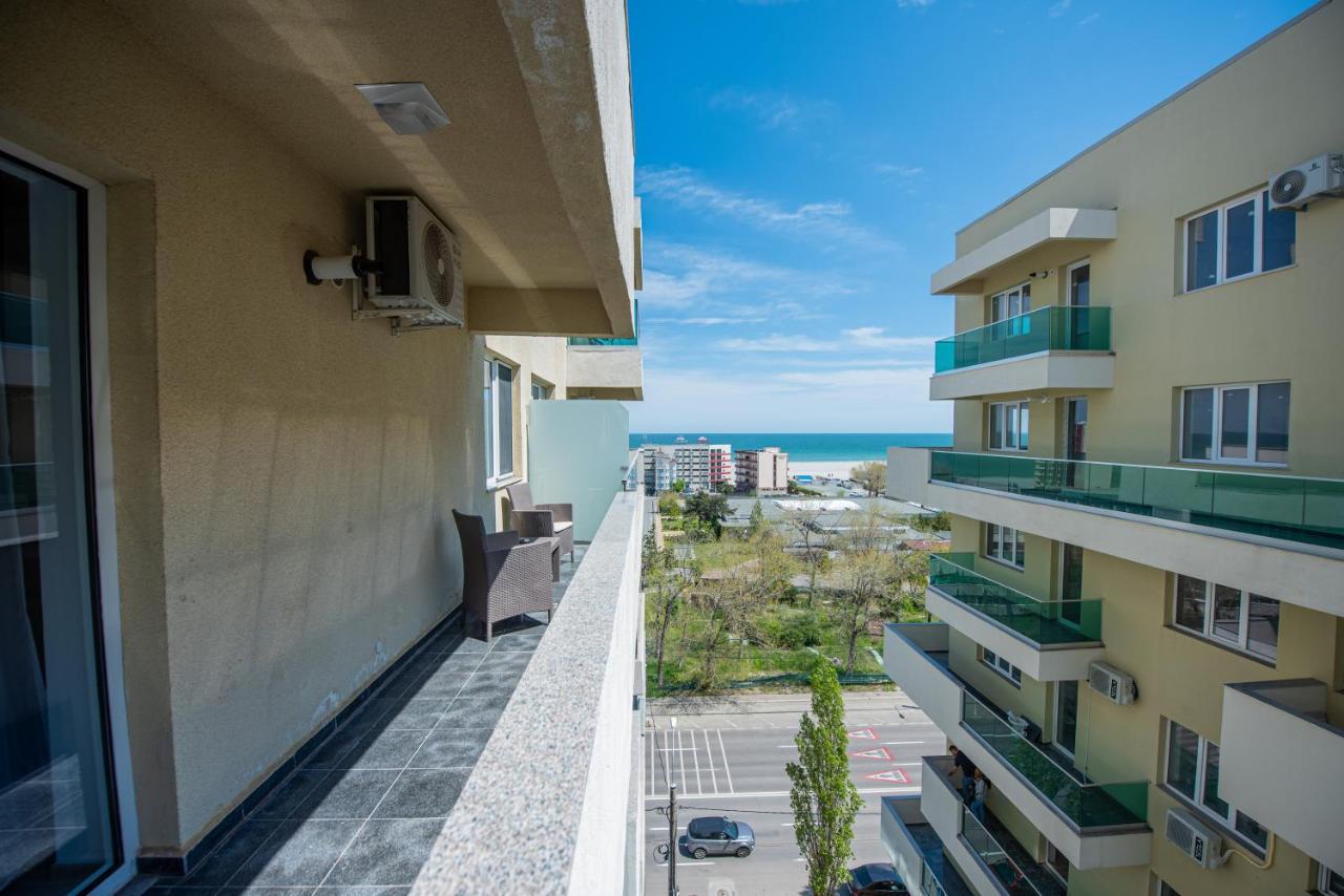 Moonlight Sky Mamaia Apartment Extérieur photo