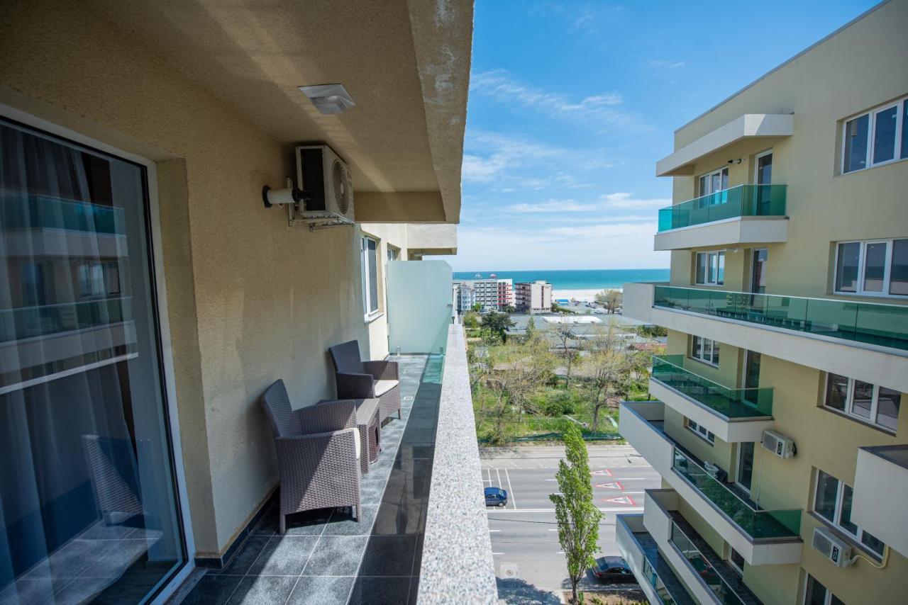 Moonlight Sky Mamaia Apartment Extérieur photo